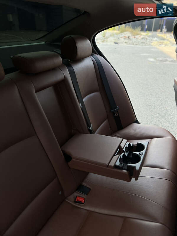 Седан BMW 5 Series 2011 в Харькове