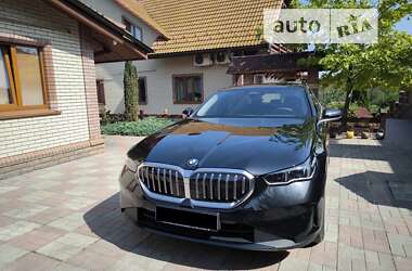 Седан BMW 5 Series 2023 в Киеве