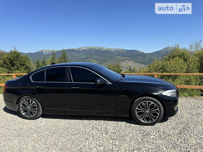 Седан BMW 5 Series 2012 в Львове