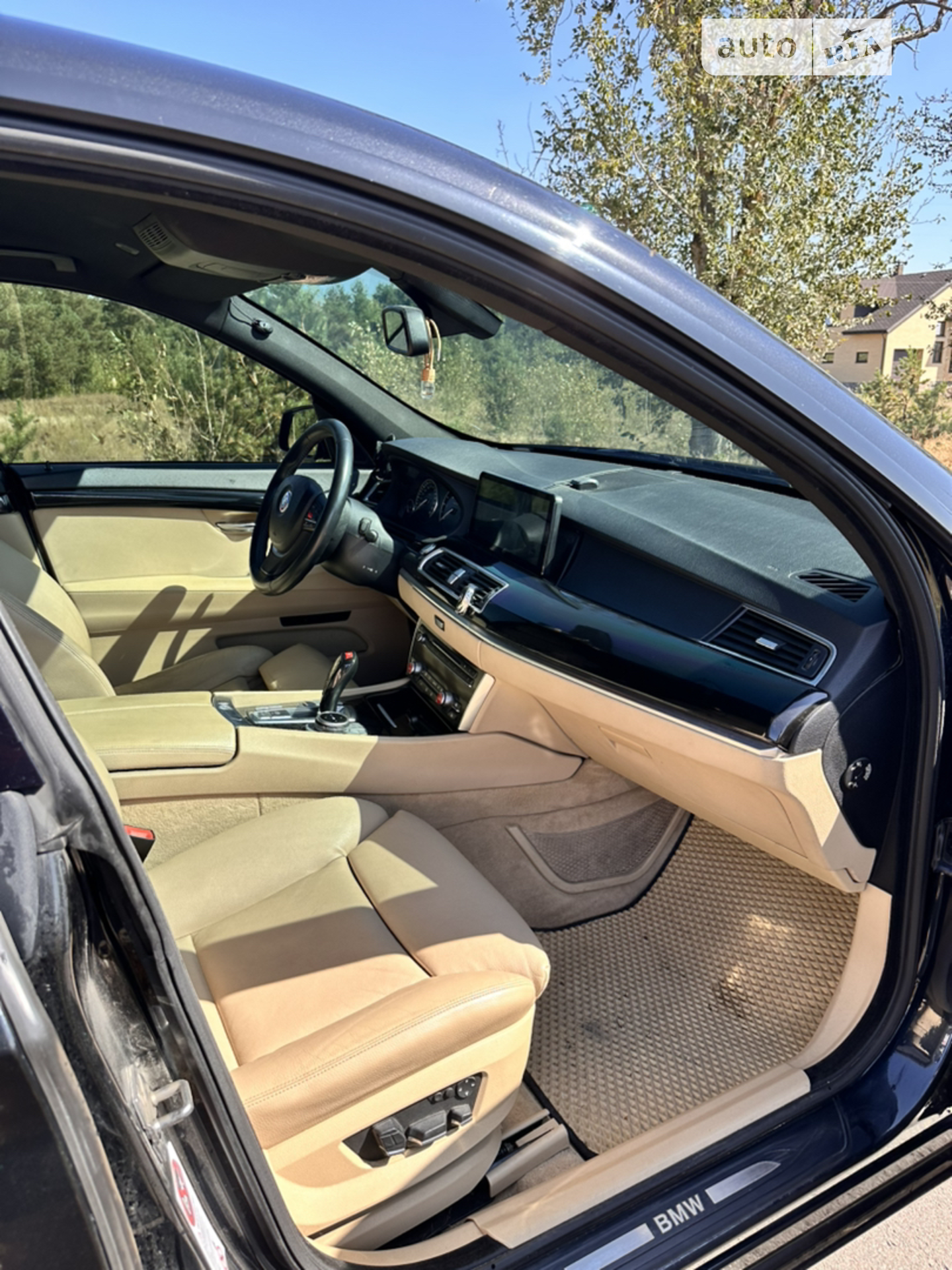 2010 BMW 5er - мініатюра 19