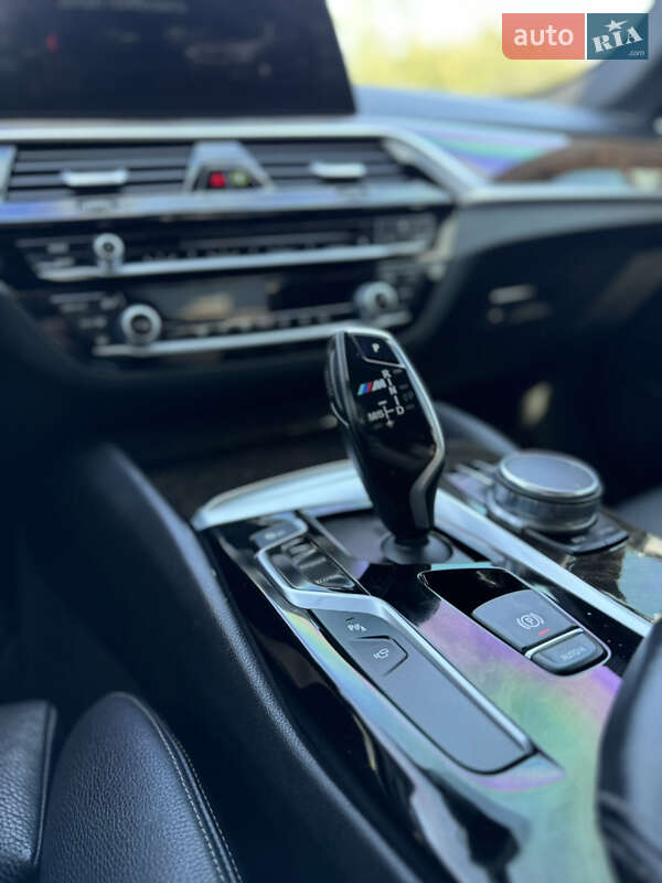 Седан BMW 5 Series 2017 в Львові