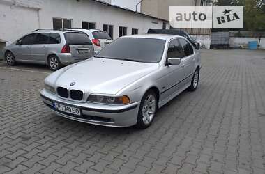 Седан BMW 5 Series 2000 в Чернівцях