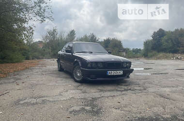 Седан BMW 5 Series 1988 в Летичіві