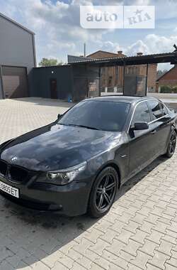 Седан BMW 5 Series 2007 в Глибокій