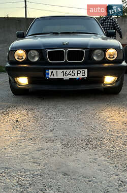 Седан BMW 5 Series 1995 в Киеве