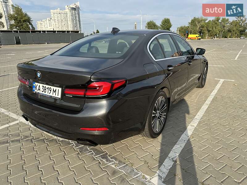 Седан BMW 5 Series 2017 в Киеве