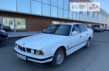 Седан BMW 5 Series 1990 в Киеве