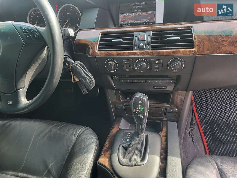 Седан BMW 5 Series 2004 в Харькове