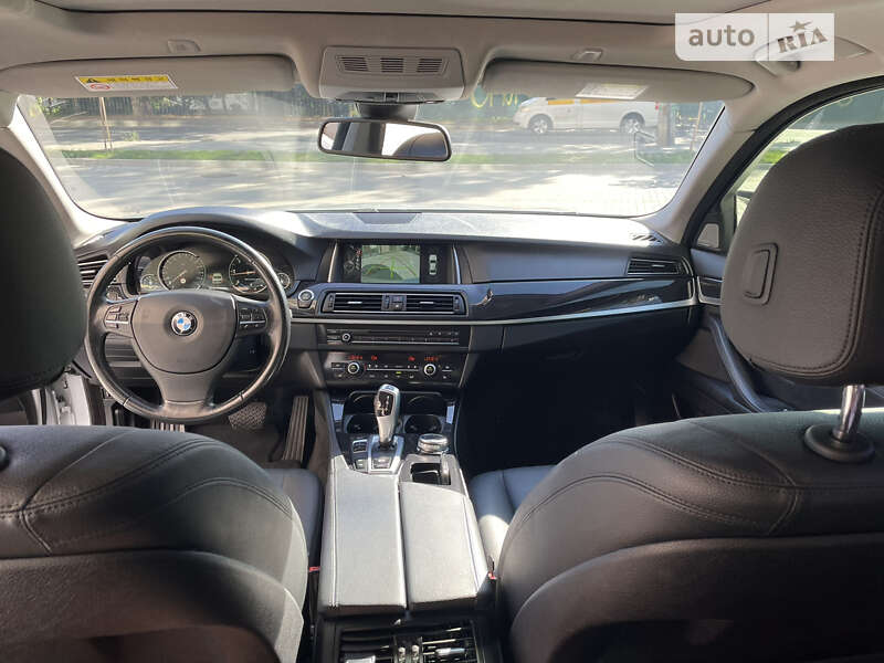 Седан BMW 5 Series 2015 в Хмельницком