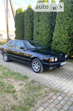 Седан BMW 5 Series 1992 в Хусті