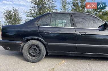 Седан BMW 5 Series 1992 в Запорожье