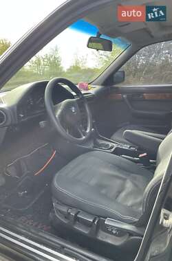 Седан BMW 5 Series 1992 в Запорожье