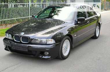 Седан BMW 5 Series 2000 в Киеве