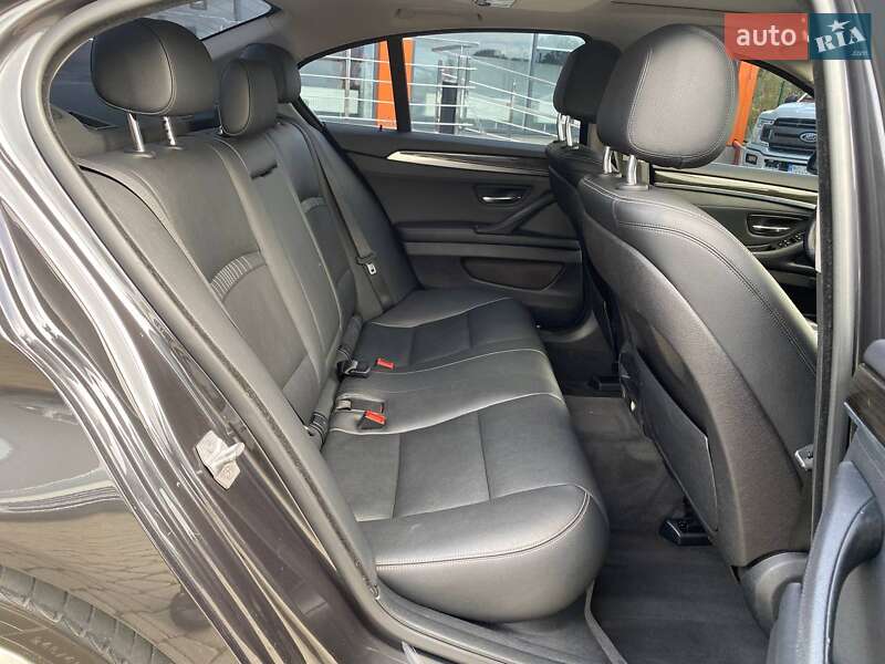 Седан BMW 5 Series 2014 в Львові