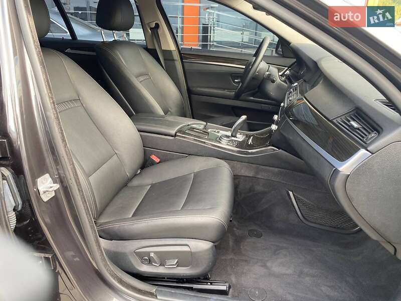 Седан BMW 5 Series 2014 в Львові