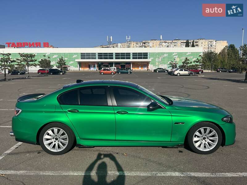 Седан BMW 5 Series 2015 в Николаеве