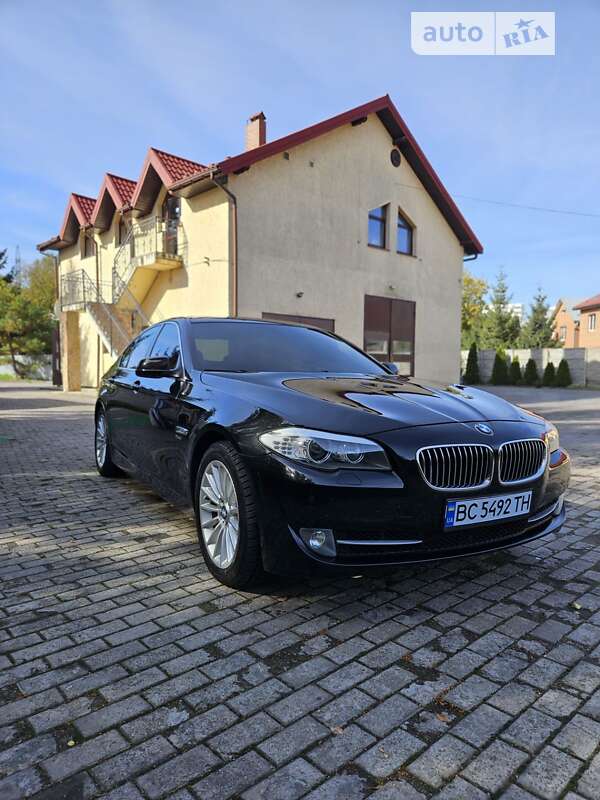 Седан BMW 5 Series 2011 в Львове