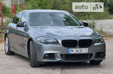 Седан BMW 5 Series 2011 в Вараше