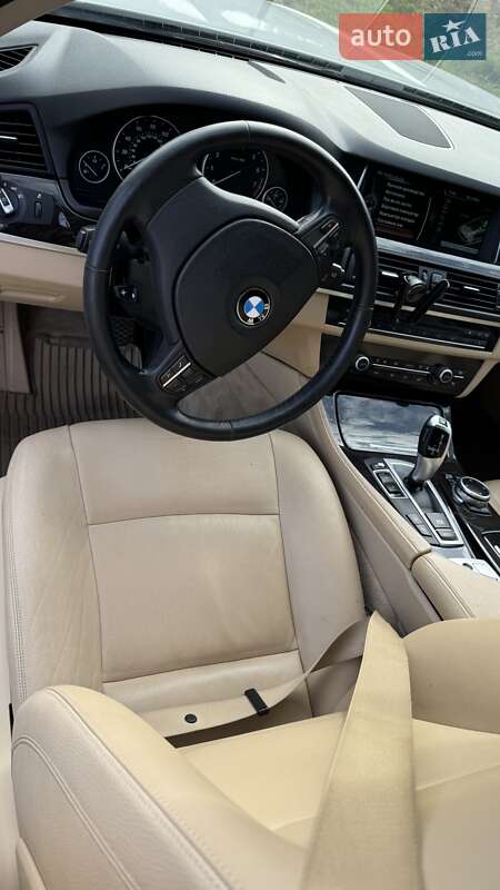 Седан BMW 5 Series 2014 в Нововолинську