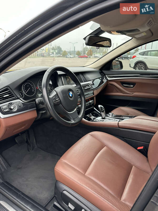 Седан BMW 5 Series 2016 в Киеве