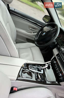 Седан BMW 5 Series 2011 в Дубні