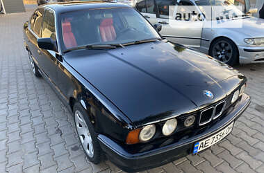 Седан BMW 5 Series 1993 в Кривом Роге