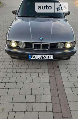 Седан BMW 5 Series 1989 в Львове