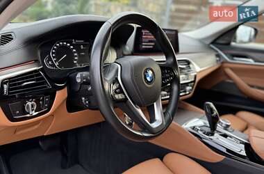 Седан BMW 5 Series 2020 в Стрию