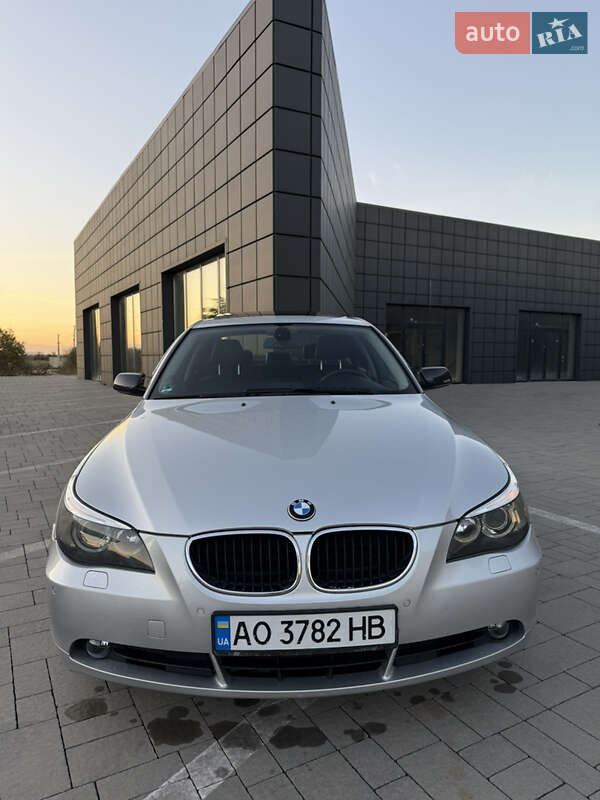 Седан BMW 5 Series 2005 в Тячеві