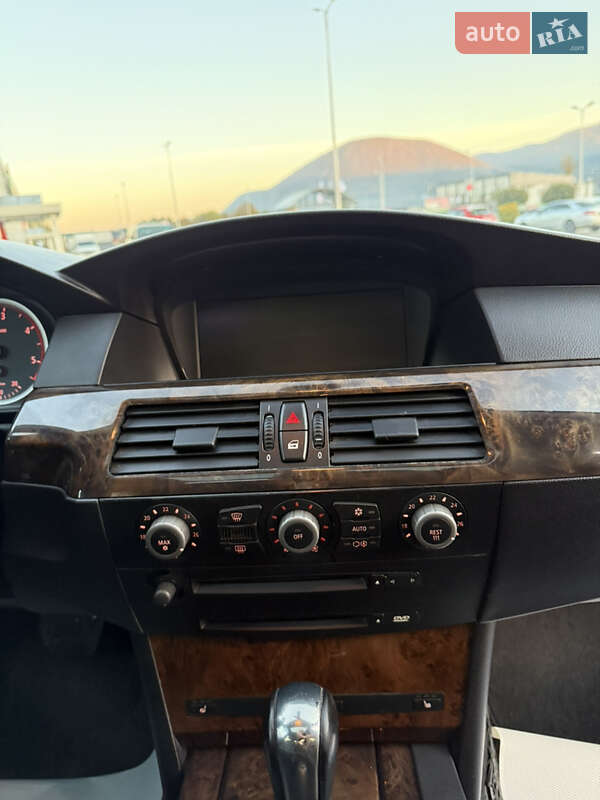 Седан BMW 5 Series 2005 в Тячеві