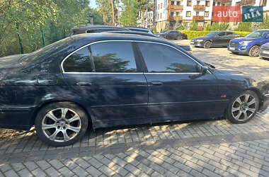 Седан BMW 5 Series 2000 в Киеве