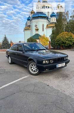 Седан BMW 5 Series 1989 в Кривом Роге