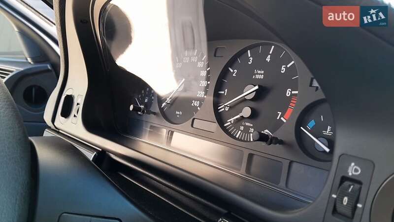 Седан BMW 5 Series 2002 в Киеве фото 39 Седан BMW 5 Series 2002 в Киеве