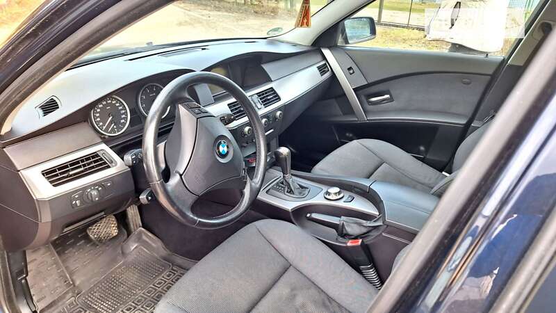 Седан BMW 5 Series 2004 в Львові