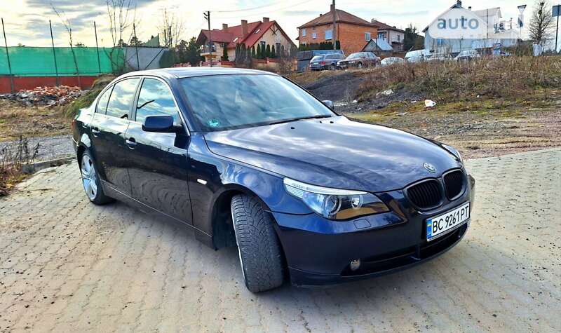 Седан BMW 5 Series 2004 в Львові