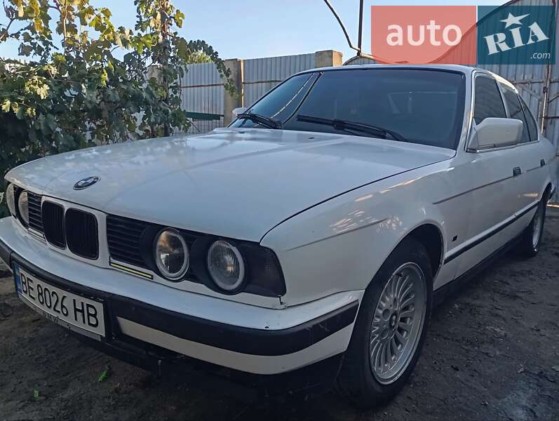 Седан BMW 5 Series 1992 в Николаеве