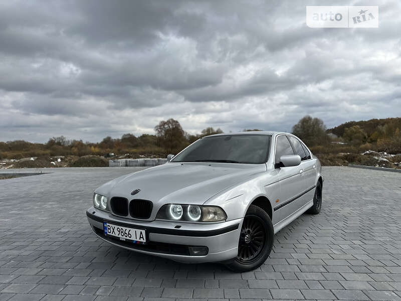 Седан BMW 5 Series 2000 в 