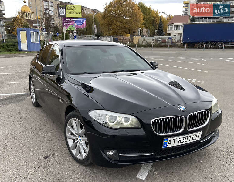 Седан BMW 5 Series 2012 в 