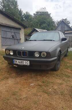 Седан BMW 5 Series 1989 в Костополе