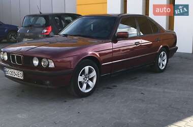 Седан BMW 5 Series 1993 в Шумске