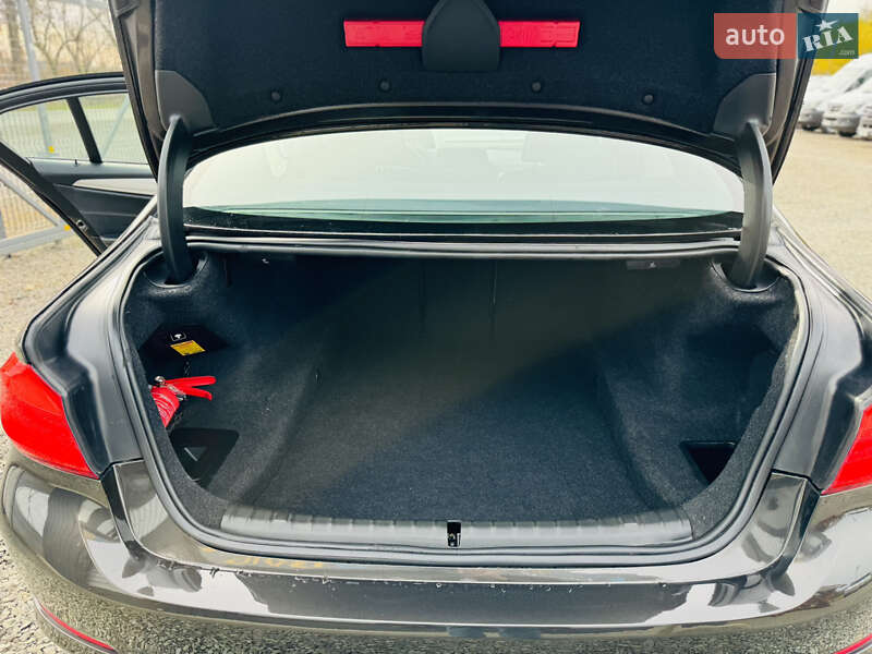 Седан BMW 5 Series 2018 в Іршаві