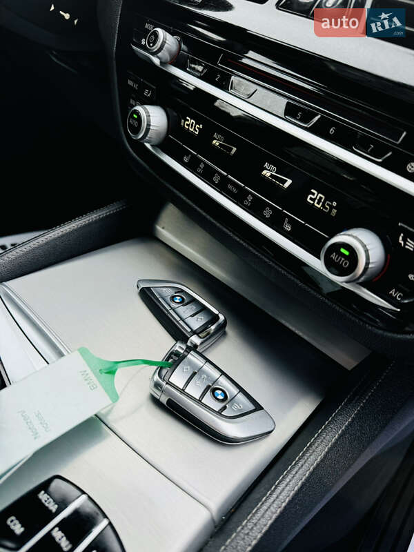 Седан BMW 5 Series 2018 в Іршаві