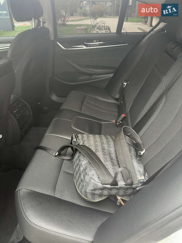 Седан BMW 5 Series 2018 в Києві фото 10 Седан BMW 5 Series 2018 в Києві