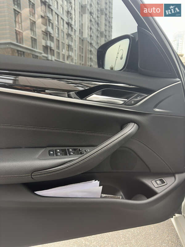Седан BMW 5 Series 2018 в Києві фото 15 Седан BMW 5 Series 2018 в Києві