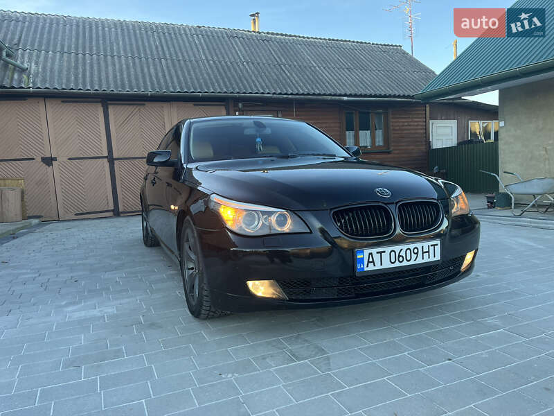 Седан BMW 5 Series 2008 в Калуші