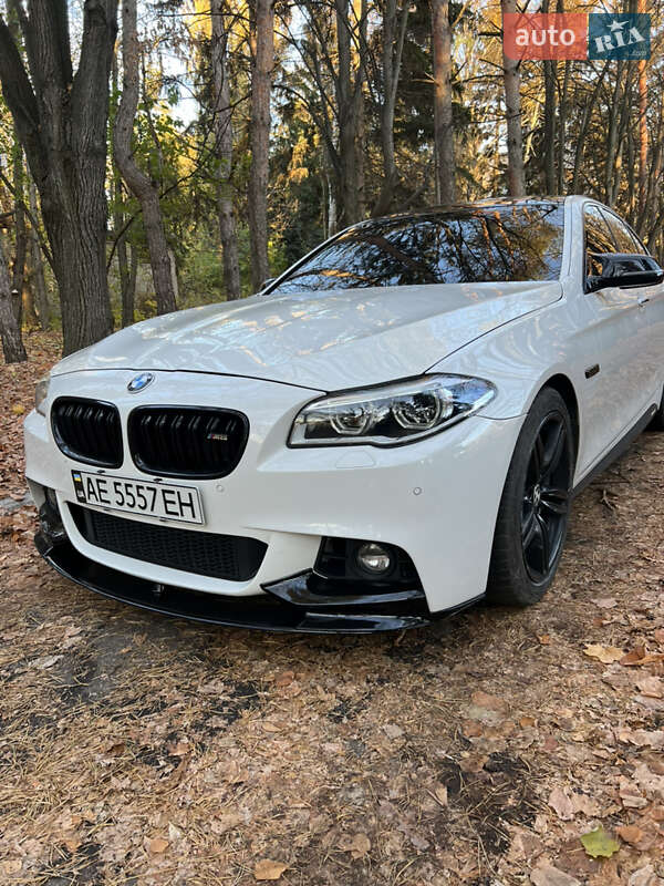 Седан BMW 5 Series 2014 в Дніпрі