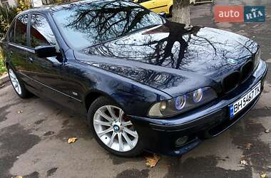 Седан BMW 5 Series 2001 в Раздельной