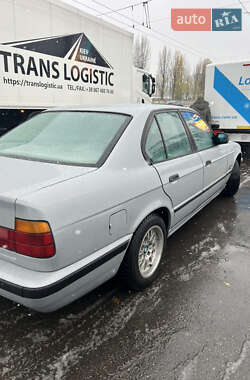 Седан BMW 5 Series 1990 в Киеве