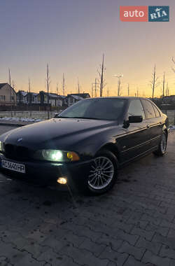 Седан BMW 5 Series 2000 в Ирпене