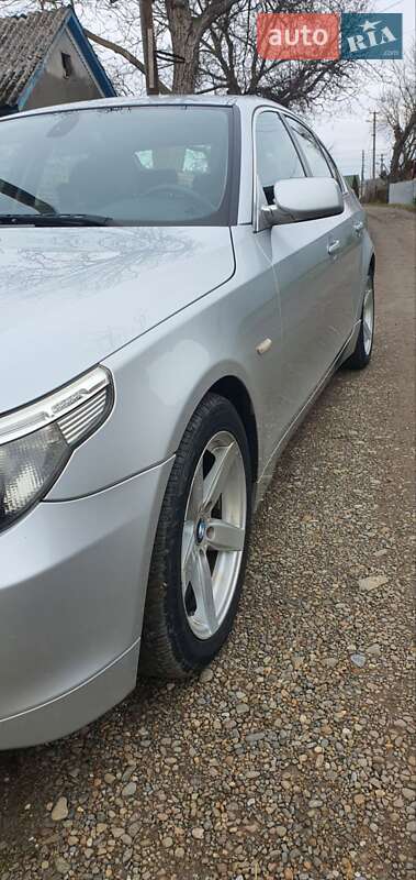 Седан BMW 5 Series 2005 в Чернівцях